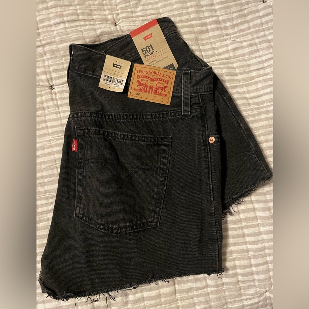 Levi 501 black shorts. Size 30.